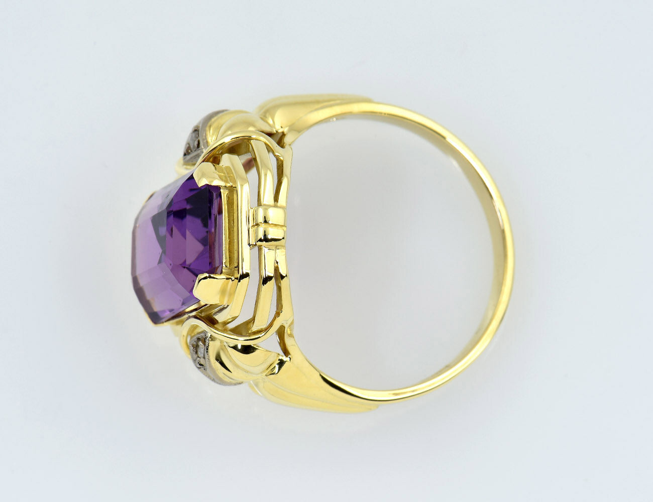Ring Amethyst 585/000 14 K Gelbgold 2 Diamanten zus. 0,03 ct