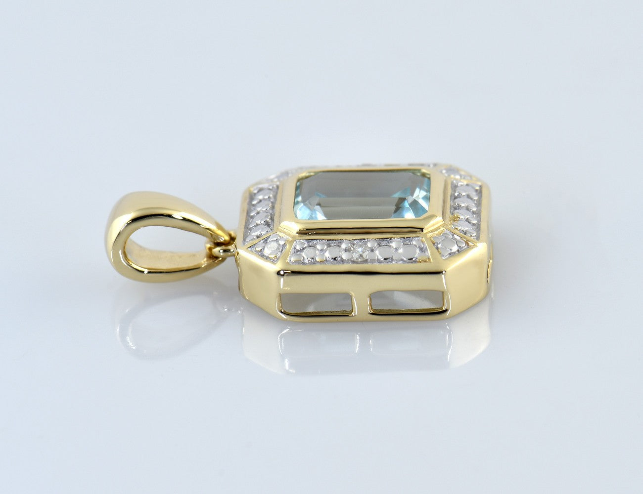 Anhänger Blautopas 333/000 8 K Gelbgold 2 Diamant zus. 0,02 ct