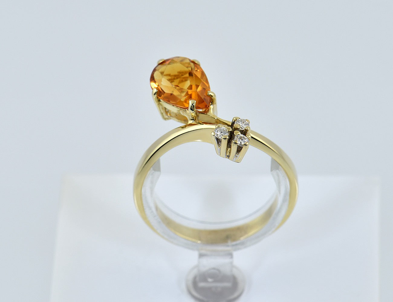 Ring Citrin Diamant 585/000 14 K Gelbgold 3 Brillanten zus. 0,06 ct