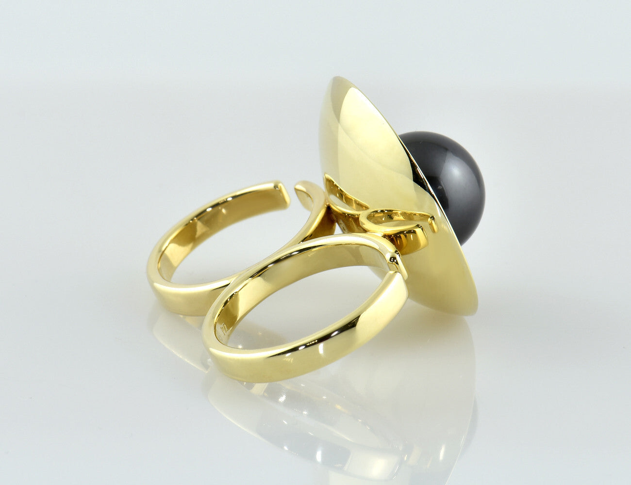 Ring Tahitian pearl two-finger ring 585/000 14 K yellow gold 5 diamonds total 0.25 ct