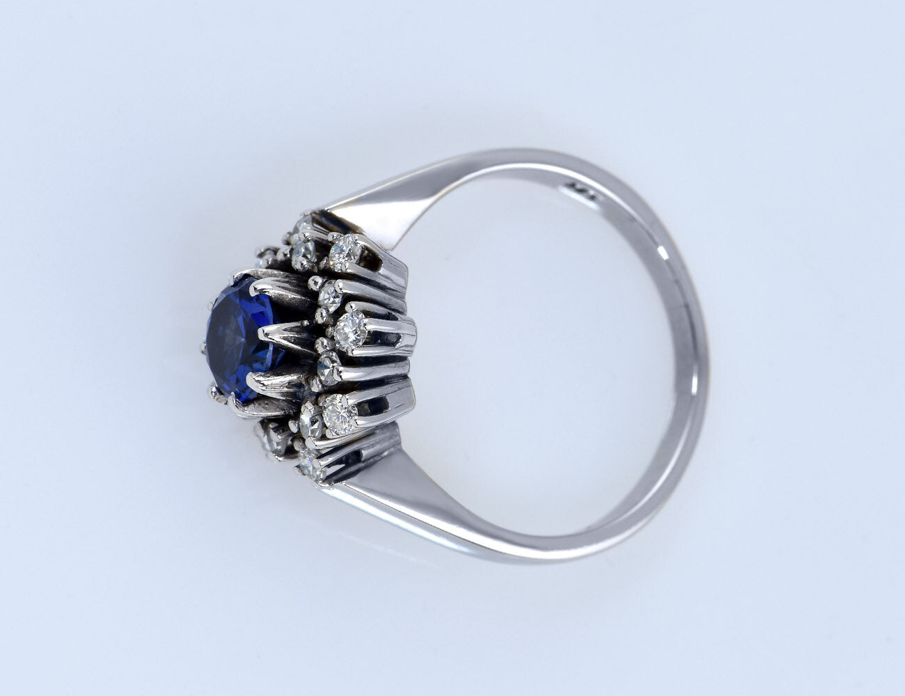 Saphir Diamant Ring 585/000 14 K Weißgold 16 Brillanten zus. 0,40 ct