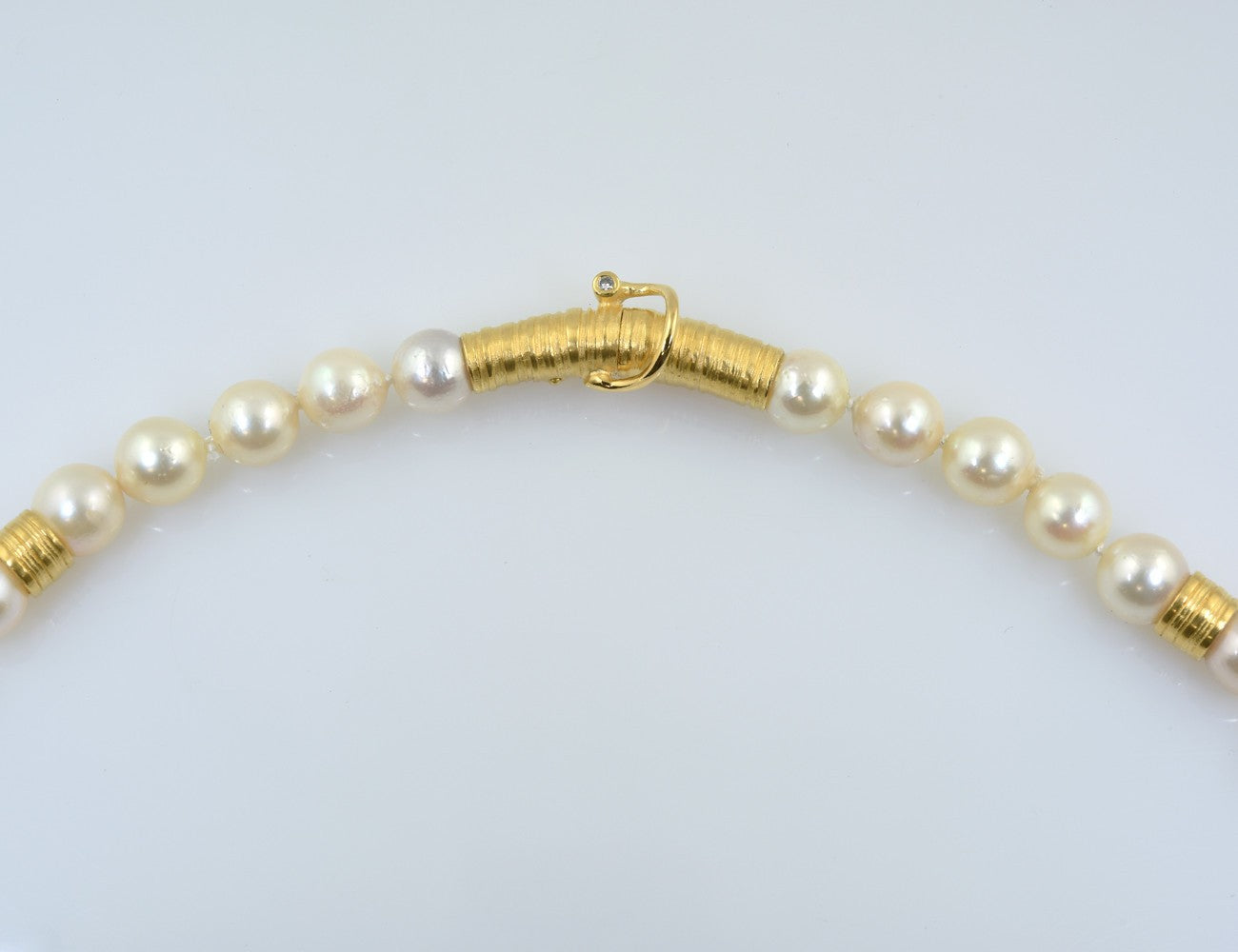 Akoya-Perlen-Kette 585/000 14 K Gelbgoldschließe 1 Diamanten 0,03 ct Länge 45 cm