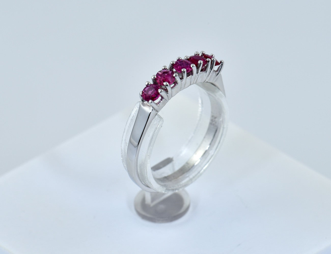 Rubin Ring 585/000 14 K Weißgold