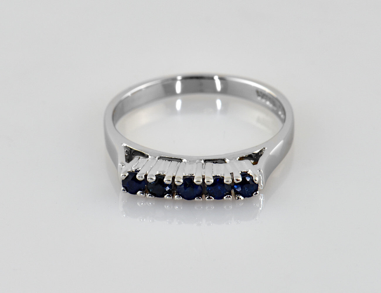 Saphir Ring 590/000 14 K Weißgold