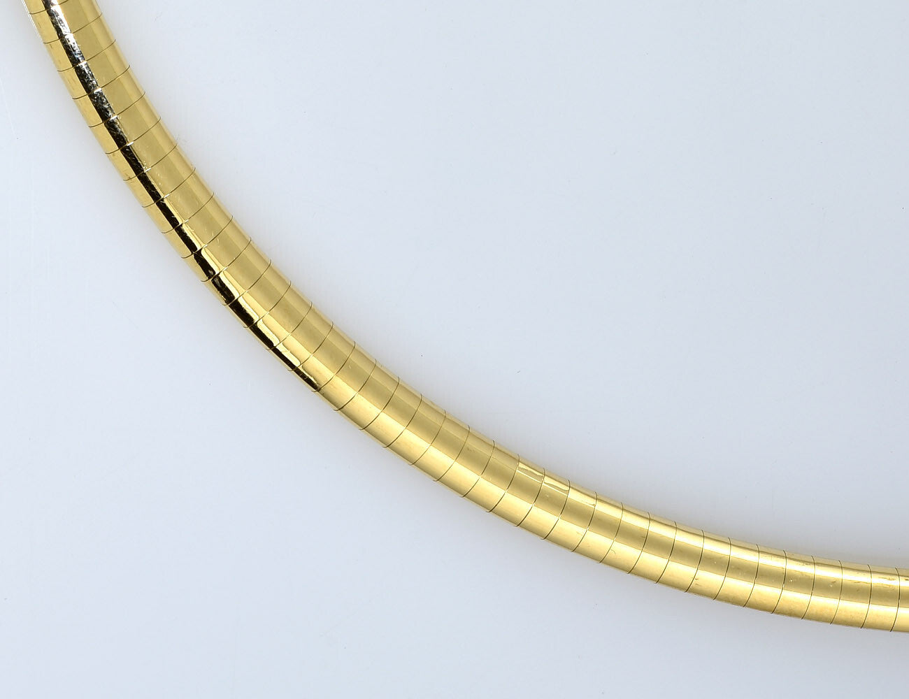 Halsreif Omegareif flach 585/000 14 K Gelbgold 1 Brillanten 0,40 ct