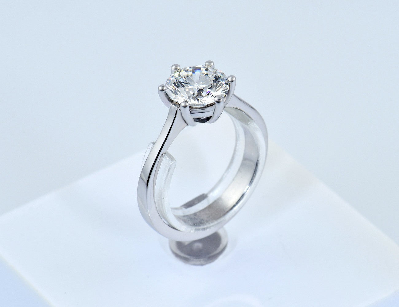 Solitär Ring 585/000 14 K Weißgold Diamant LG 2,00 ct mit IGI Zertifikat E/VVS2