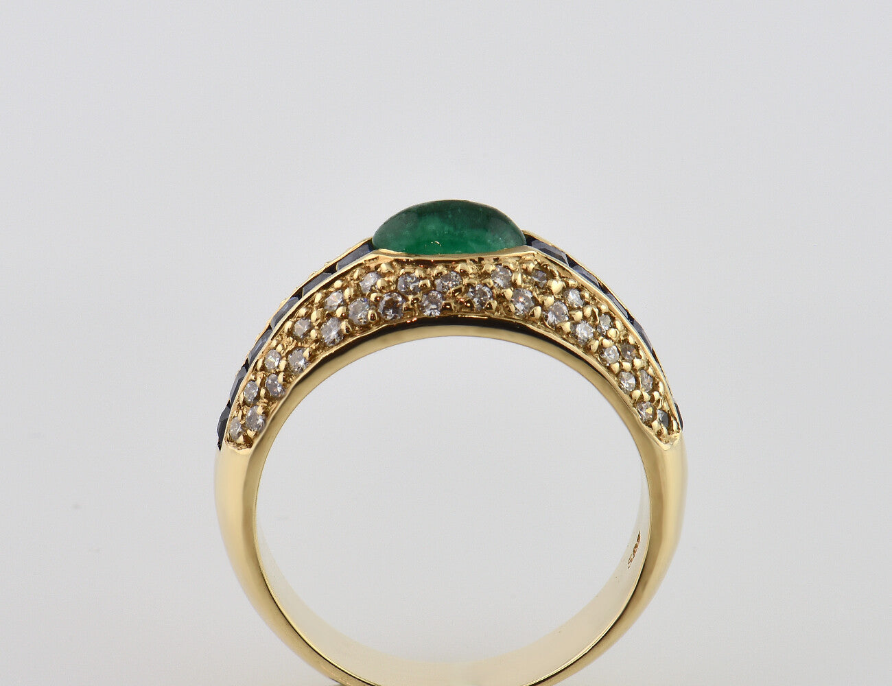 Ring Saphir, Smaragd 585/000 14 K Gelbgold 58 Brillanten zus. 0,58 ct