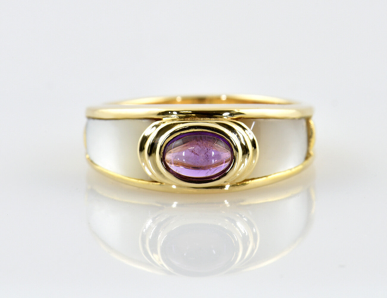 Ring Amethyst Perlmutt 333/000 8 K Gelbgold