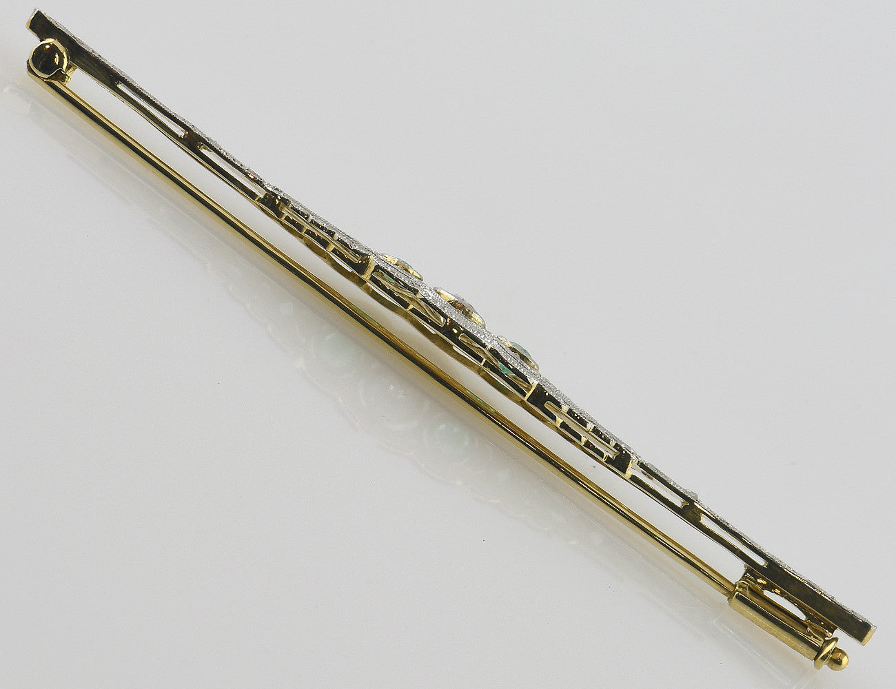 Antike Brosche 585 14 K Gelbgold, Smaragad, 5 Diamanten zus. 0,20 ct