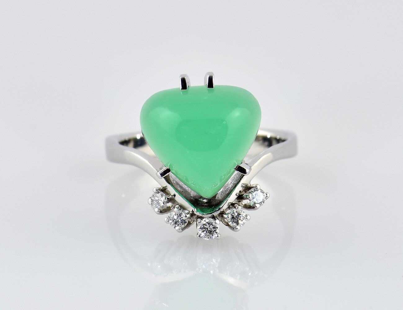 Ring Jade 585/000 14 K Weißgold 5 Brillanten zus. 0,12 ct