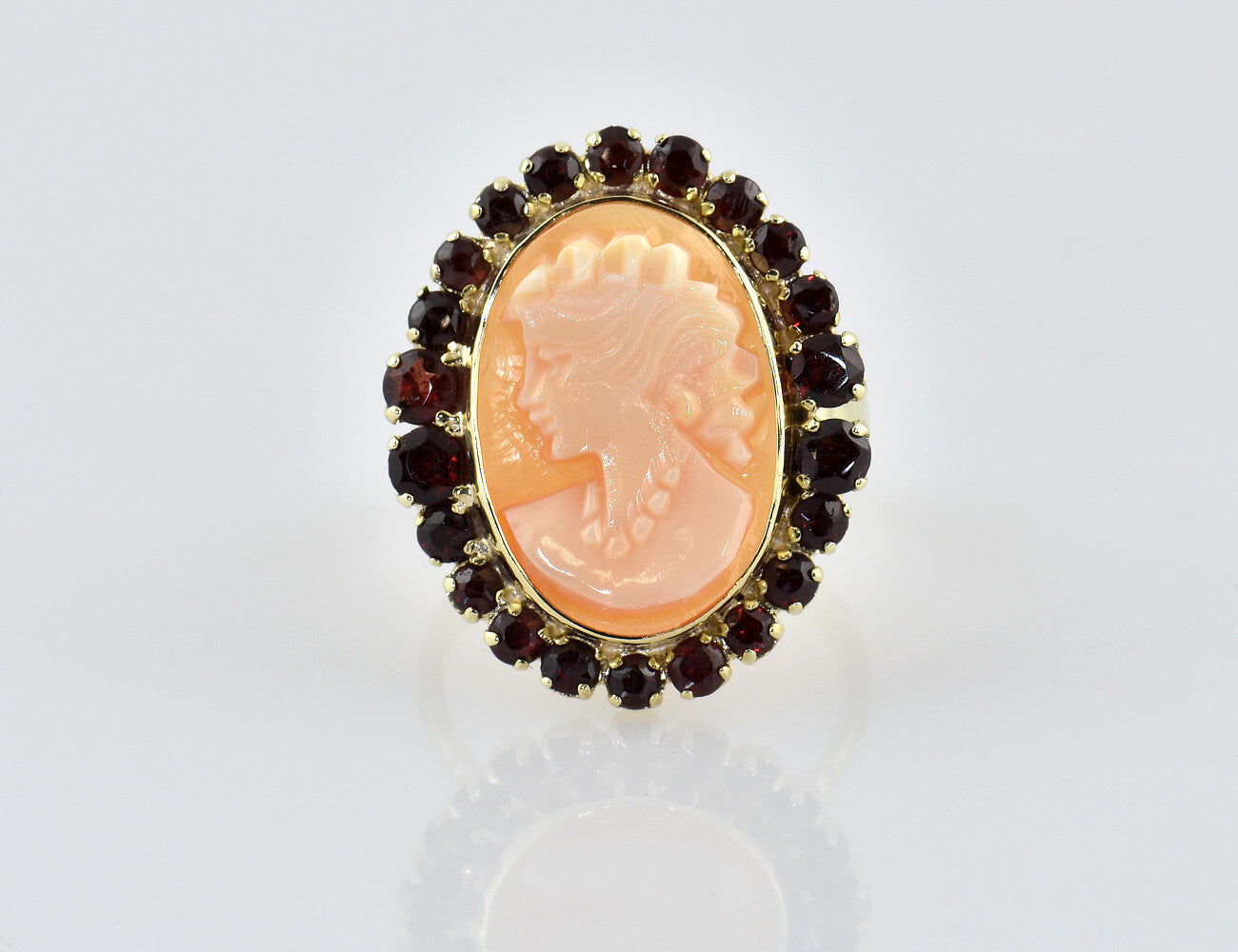 Ring Granat, Muschelgemme 333/000 8 K Gelbgold