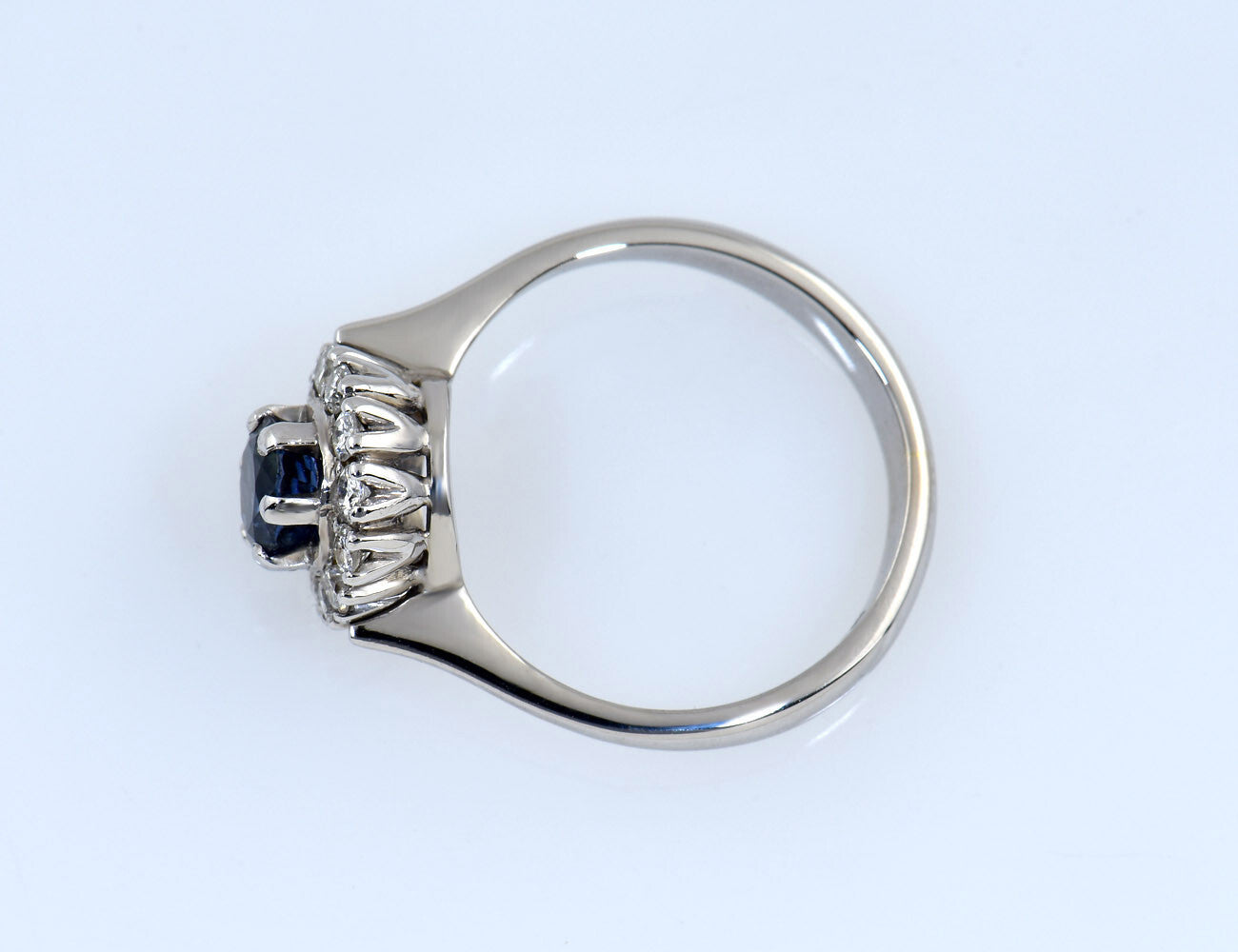 Saphir Diamant Ring 585/000 14 K Weißgold 12 Brillanten zus. 0,35 ct