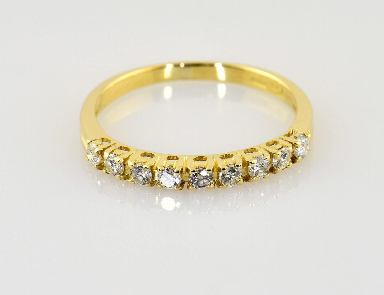 Diamond ring 750/000 18 K yellow gold 9 diamonds total 0.34 ct