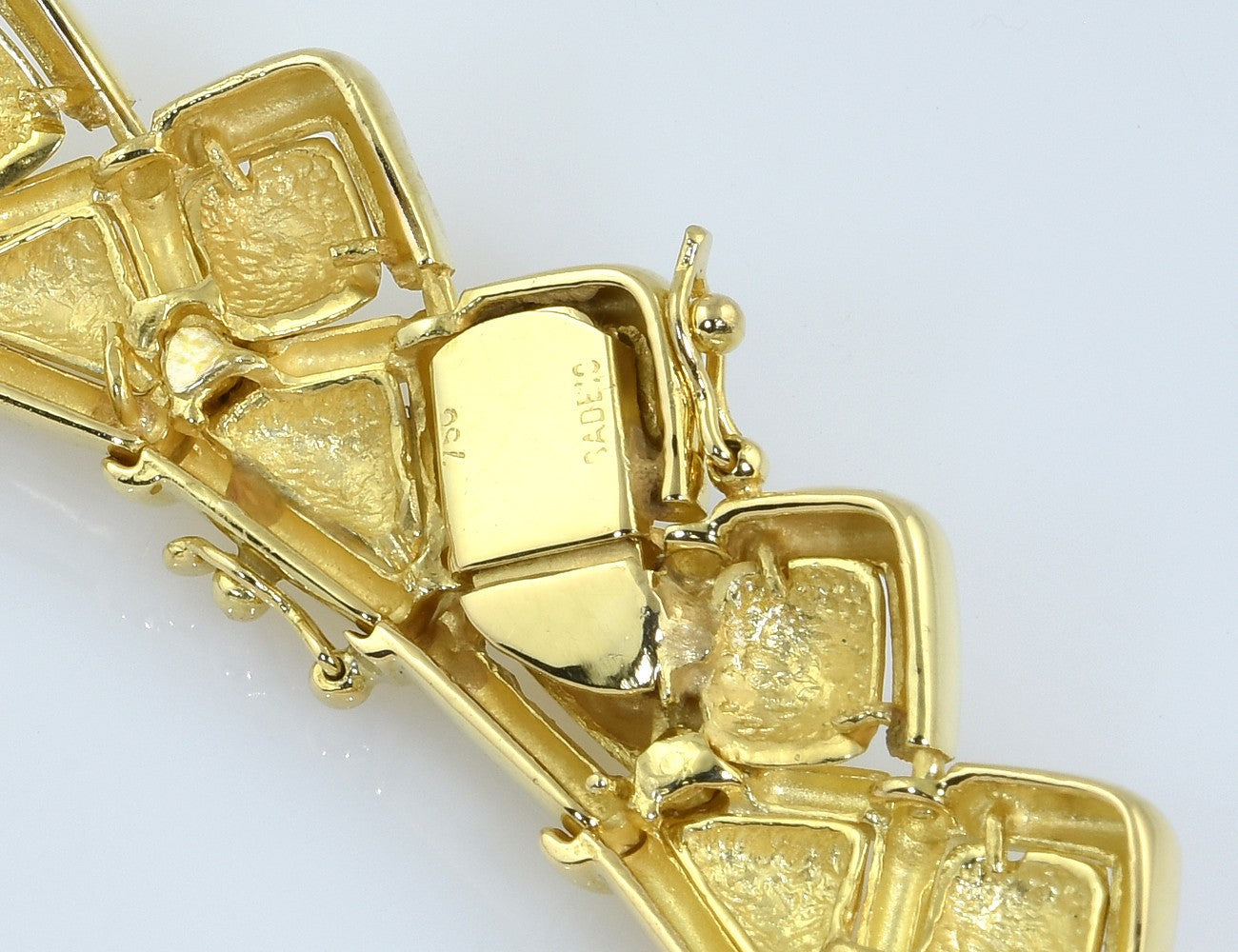 Diamant Collier 750/000 18 K Gelbgold, 140 Brillanten zus. 8,50 ct 38 cm lang