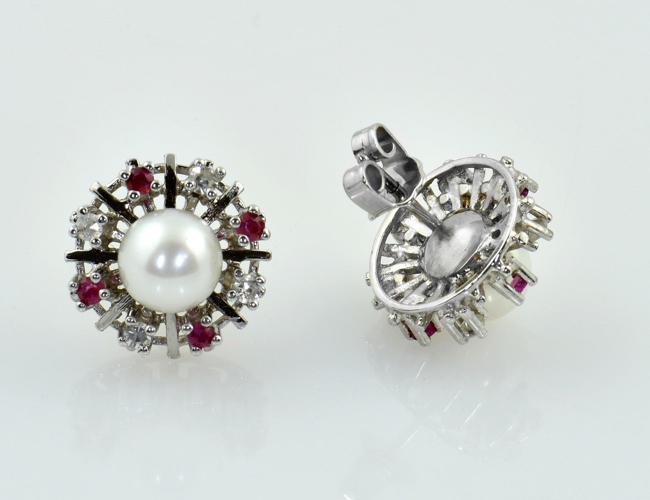 Ohrringe Akoya Perle Rubin 585-14 K Weißgold Ohrstecker 8 Diamanten zus. 0,16 ct