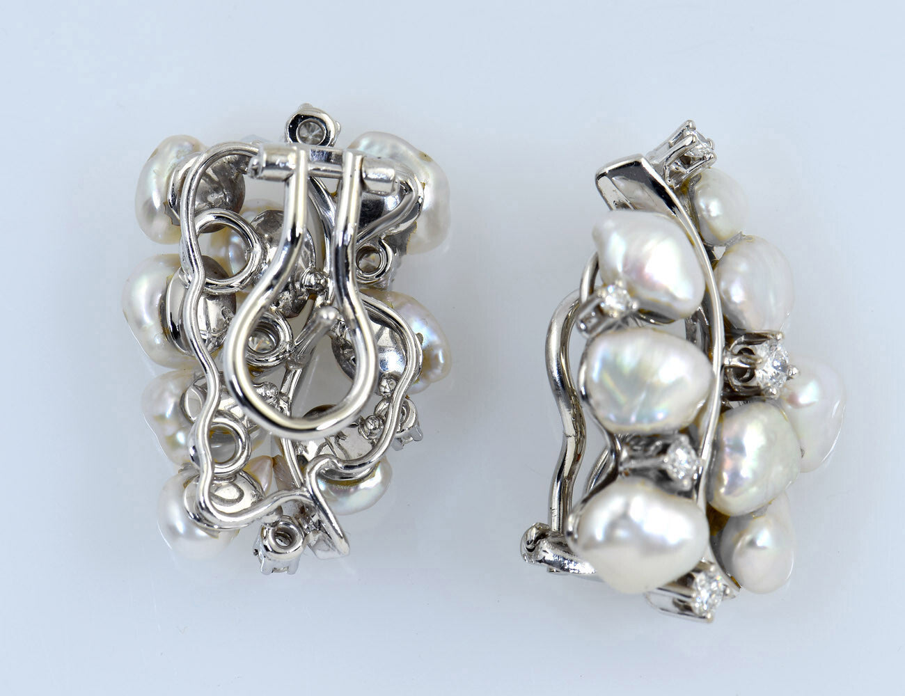 Earrings Biwa pearl 750/000 18 K white gold ear studs 8 diamonds total 0.48 ct
