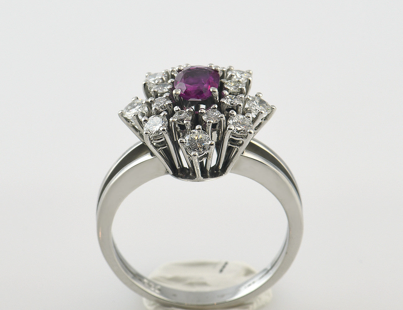 Rubin Diamant Ring 585/000 14 K Weißgold 15 Brillanten zus. 0,80 ct