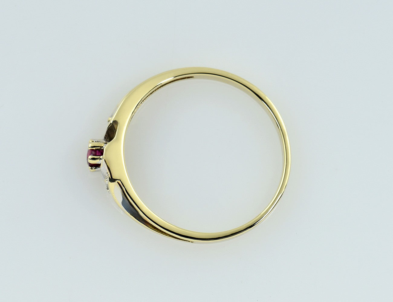 Rubin Diamant Ring 585/000 14 K Gelbgold 2 Diamanten zus. 0,01 ct