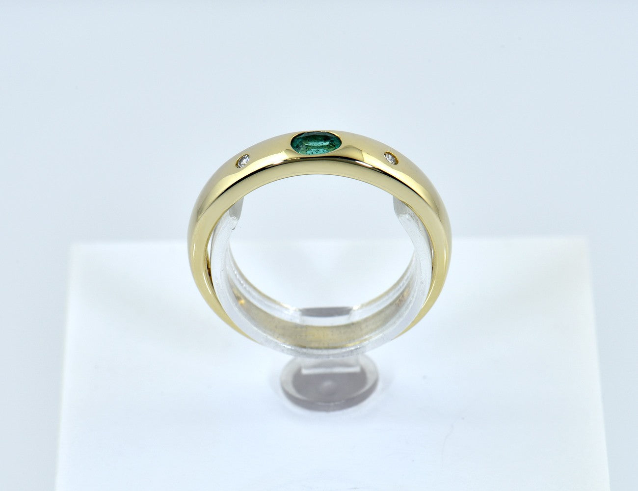 Ring Smaragd Diamant  585/000 14 K Gelbgold 2 Diamanten zus. 0,02 ct