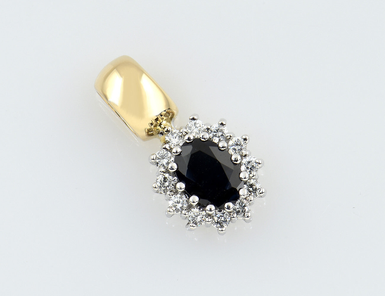 Anhänger 585/000 14 K Gelbgold Saphir 12 Brillanten zus. 0,24 ct
