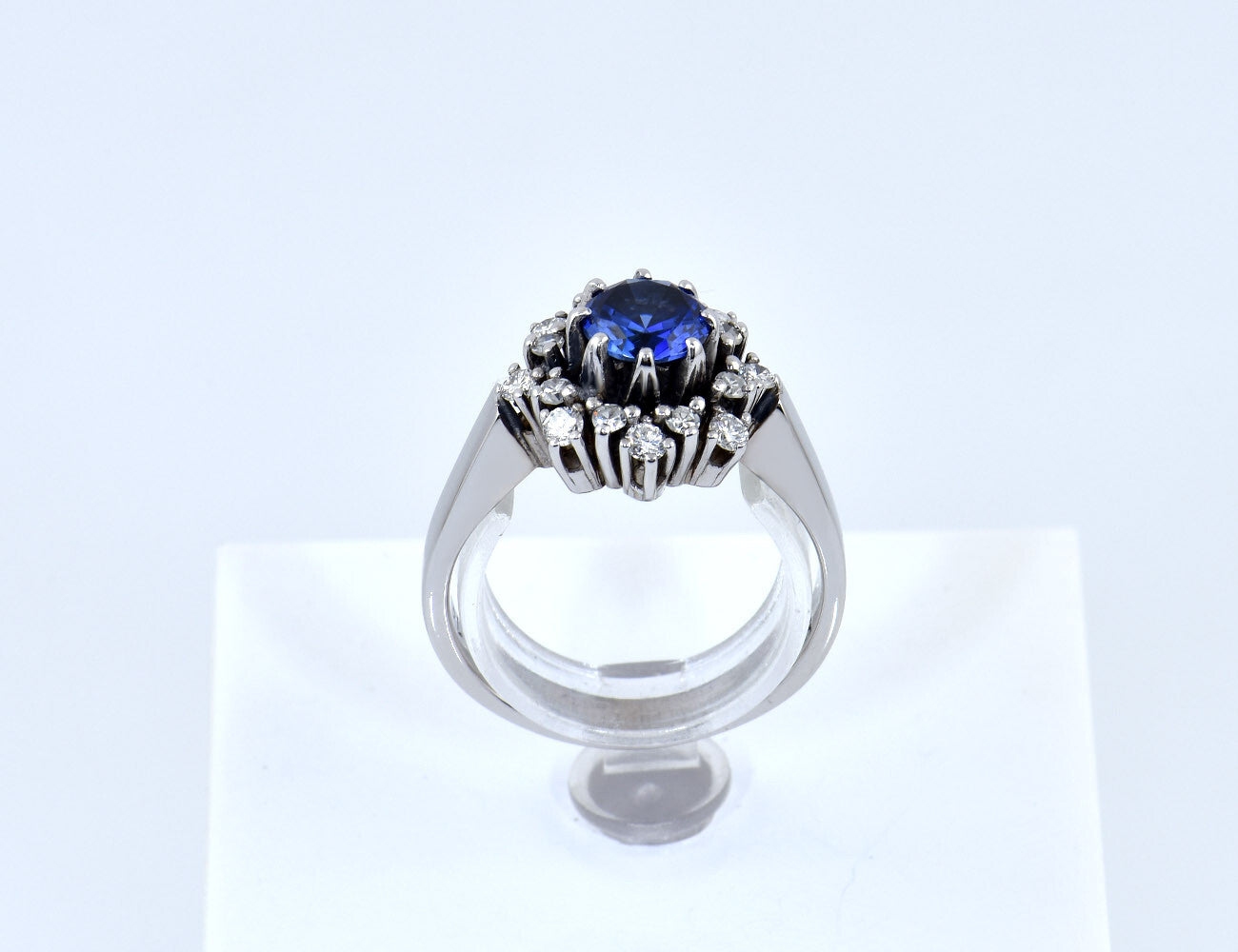 Saphir Diamant Ring 585/000 14 K Weißgold 16 Brillanten zus. 0,40 ct