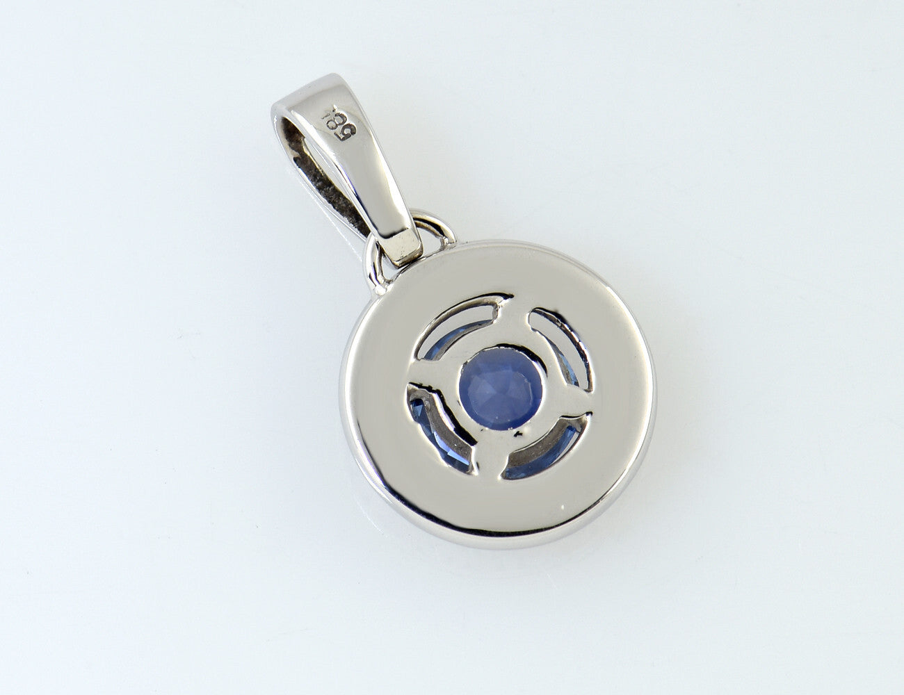 Sapphire pendant 585/000 14 K white gold 18 diamonds total 0.10 ct