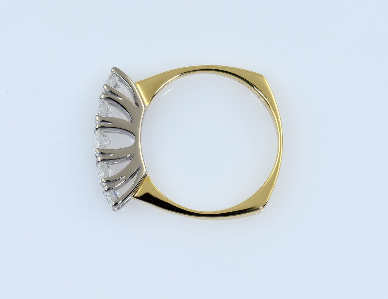 Diamant Ring 750/000 18 K Gelb-/ Weißgold 5 Brillanten zus. 0,62 ct