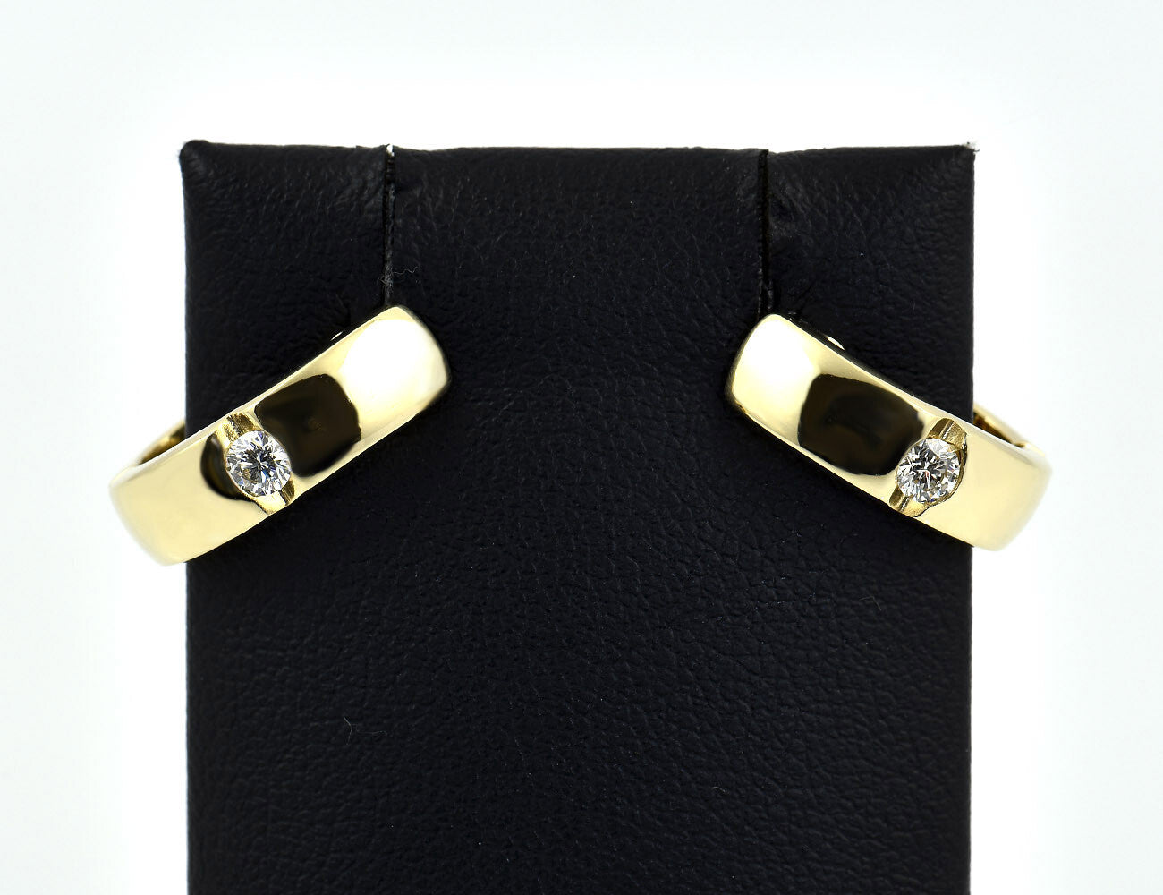 Creolen 585/000 14 K Gelbgold 2 Diamanten zus. 0,17 ct