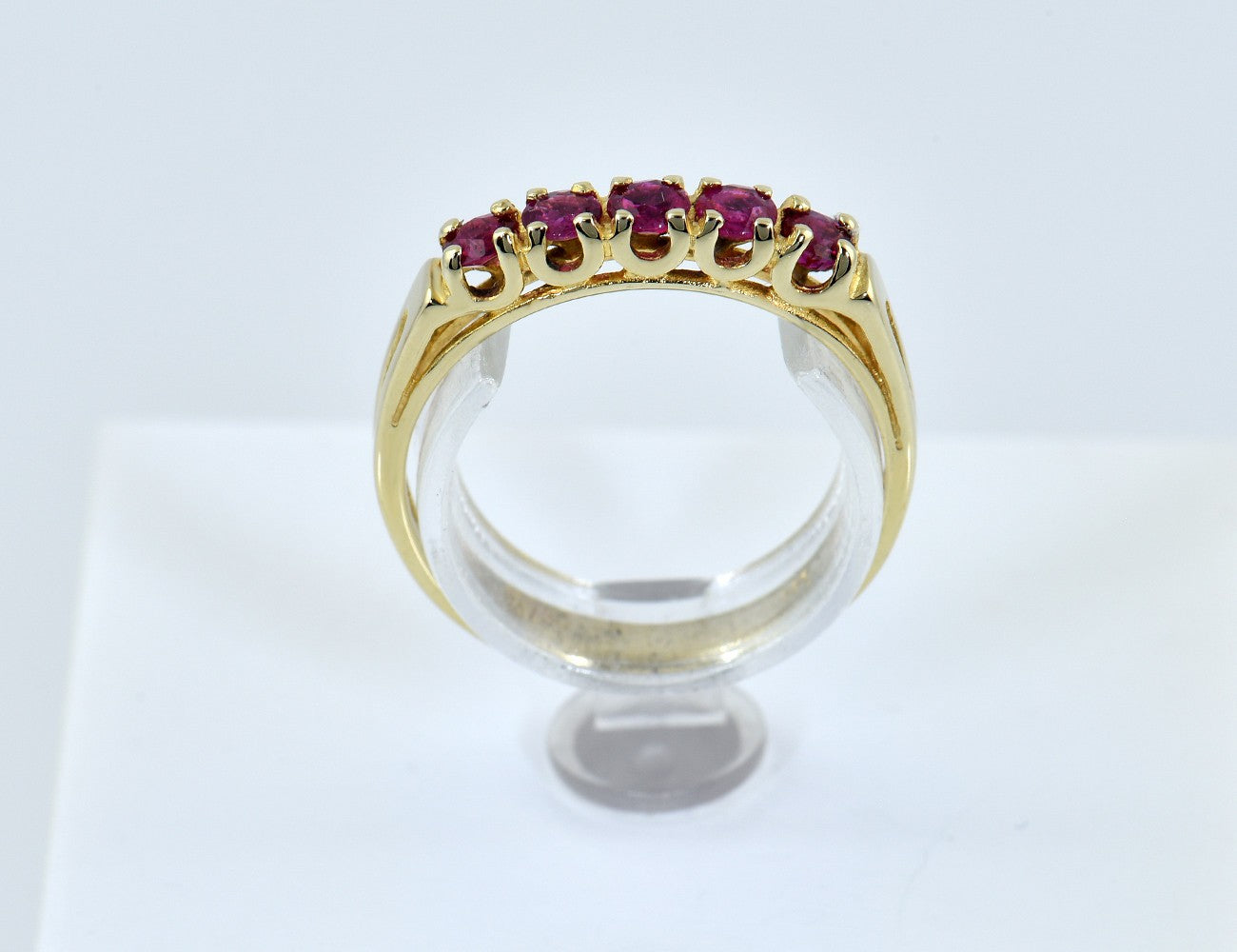 Rubin Ring 333/000 8 K Gelbgold