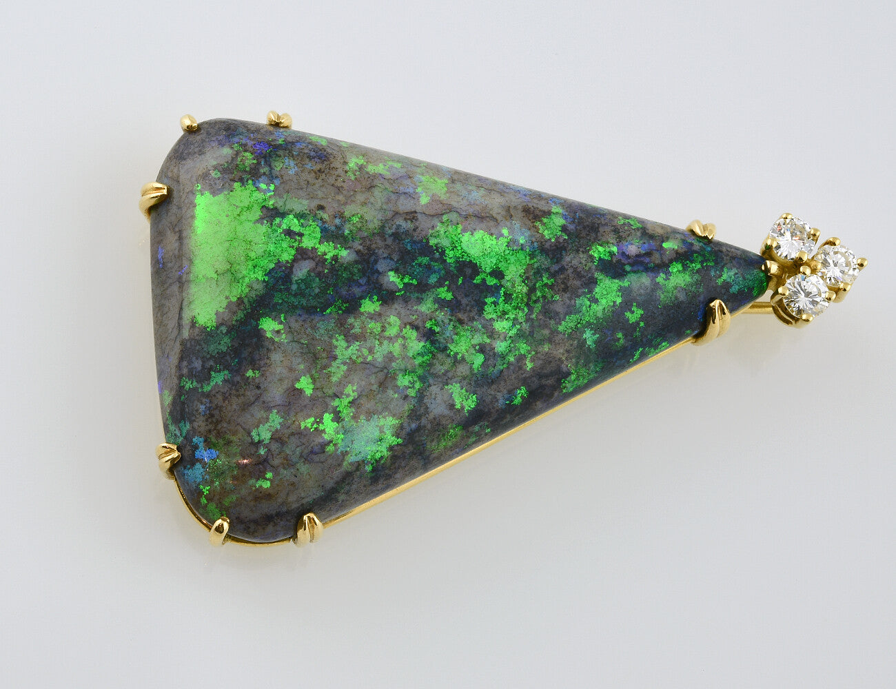Anhänger Boulder Opal 750/000 18 K Gelbgold, 3 Brillanten zus. 0,52 ct