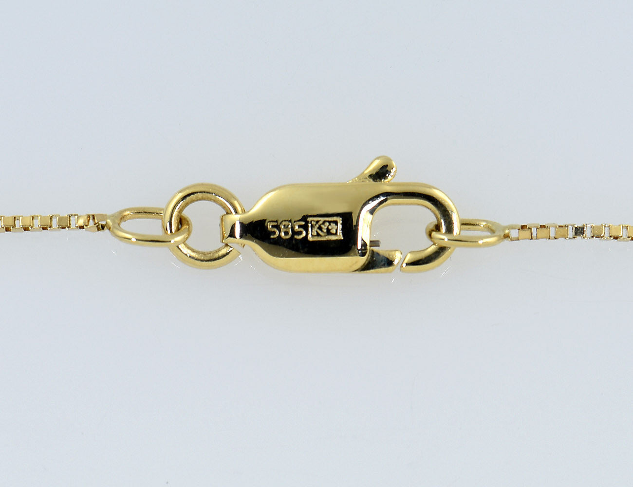 Diamond pendant with chain 585/000 14 K yellow gold, 5 diamonds total 0.25 ct