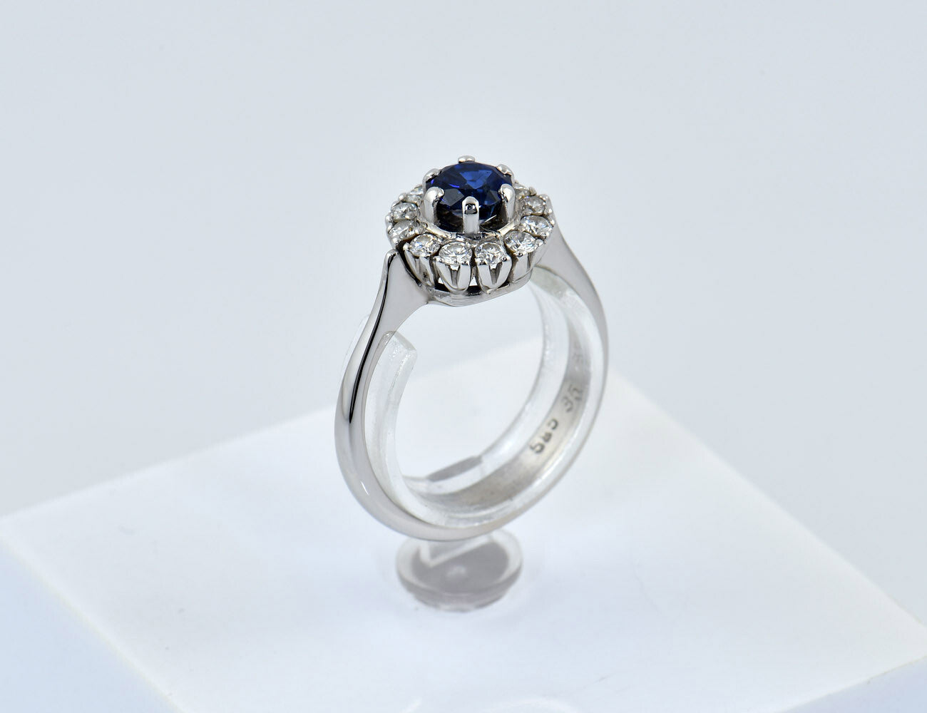 Saphir Diamant Ring 585/000 14 K Weißgold 12 Brillanten zus. 0,35 ct