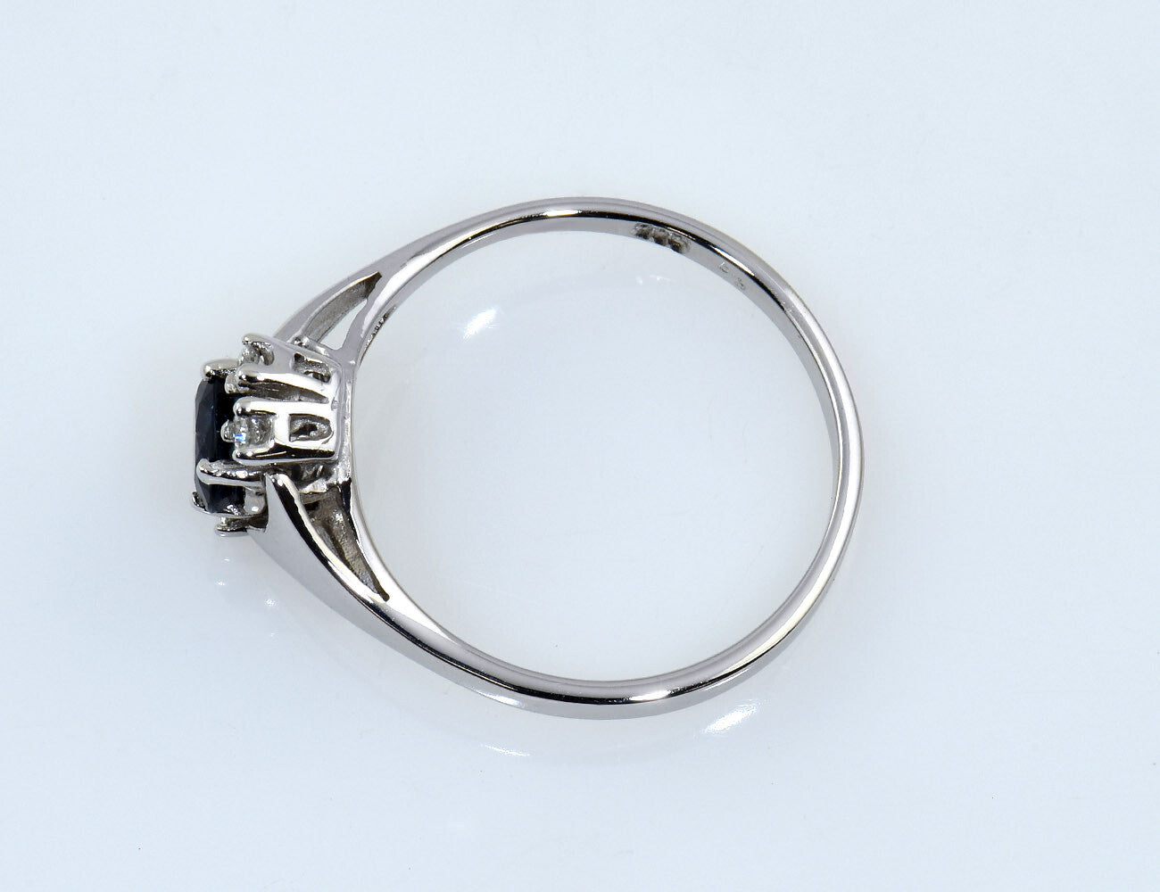 Saphir Diamant Ring 585/000 14 K Weißgold 4 Brillanten zus. 0,07 ct