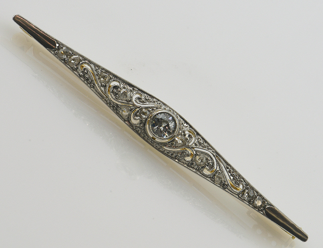 Brosche 585 14 K Gelbgold mit 12 Diamanten zus. 0,40 ct