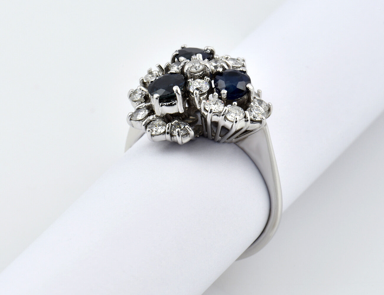 Saphir Diamant Ring 585/000 14 K Weißgold 19 Brillanten zus. 0,75 ct