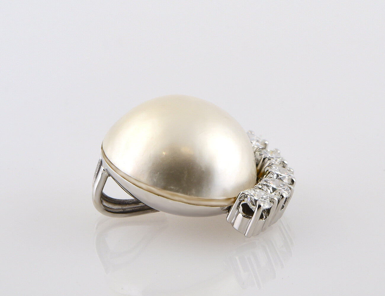 Anhänger Mabe´perle 585/000 14 K Weißgold 5 Brillanten zus. 0,50 ct