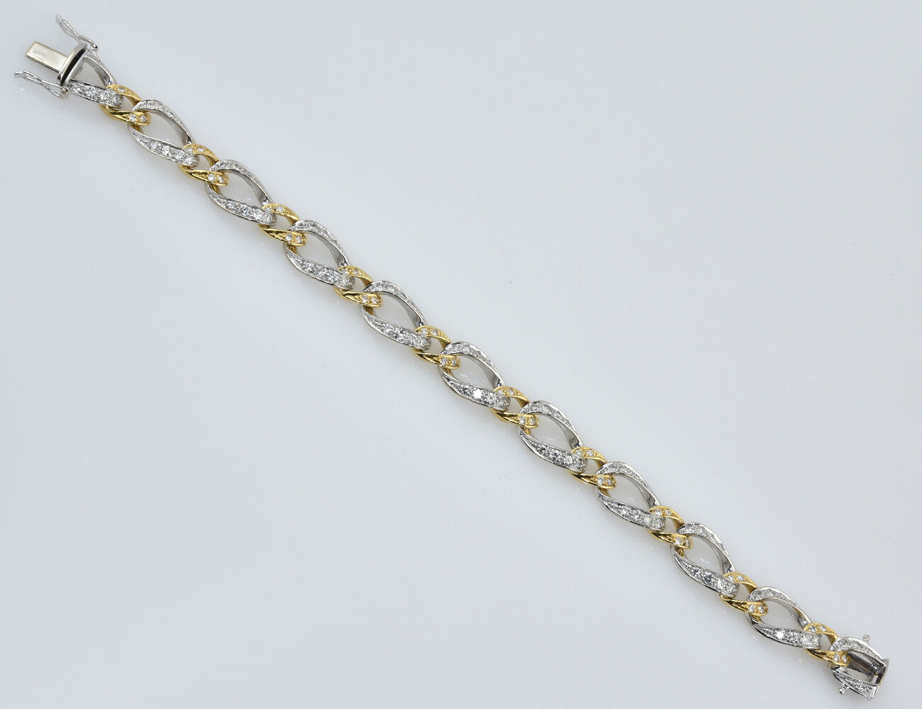 Diamant Armband 750/000 18 K Gelb-/ Weißgold 122 Brillanten zus. 2,75 ct, 19 cm