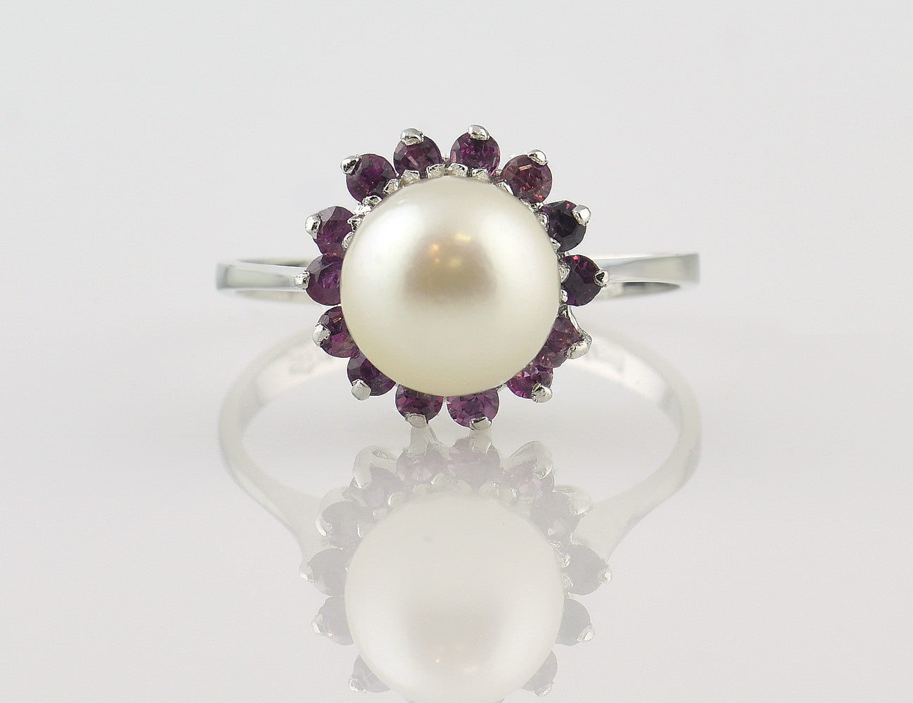 Ring Akoyaperle Rubin 750/000 18 K Weißgold