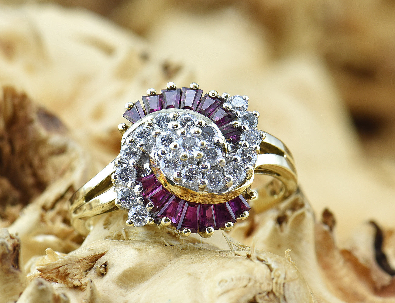 Rubin Diamant Ring 585/000 14 K Gelbgold 19 Brillanten zus. 0,55 ct
