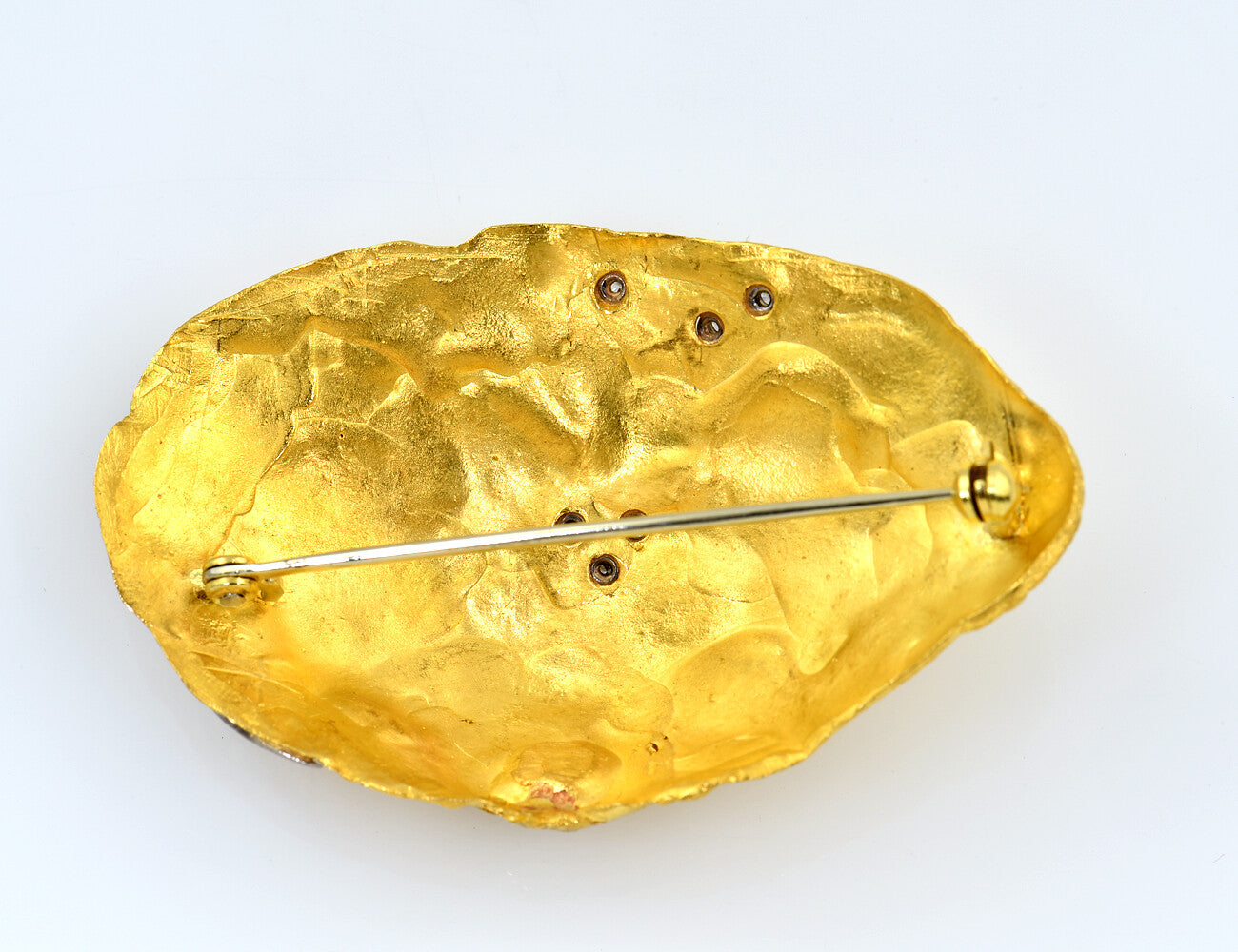 Brosche Muschel 994/000 Gelbgold, 15 Perlen, 6 Brillanten zus. 0,25 ct