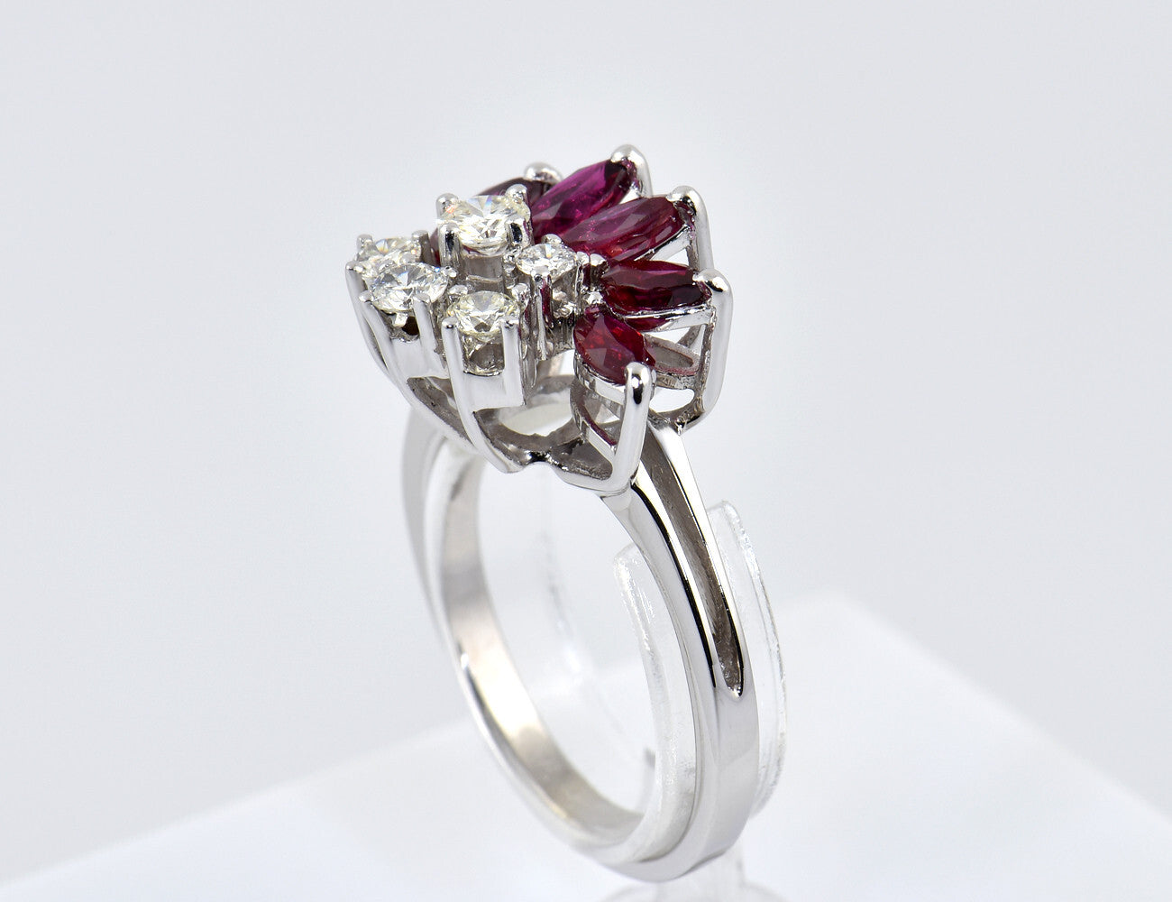 Rubin Diamant Ring 585/000 14 K Weißgold 5 Brillanten zus. 0,33 ct