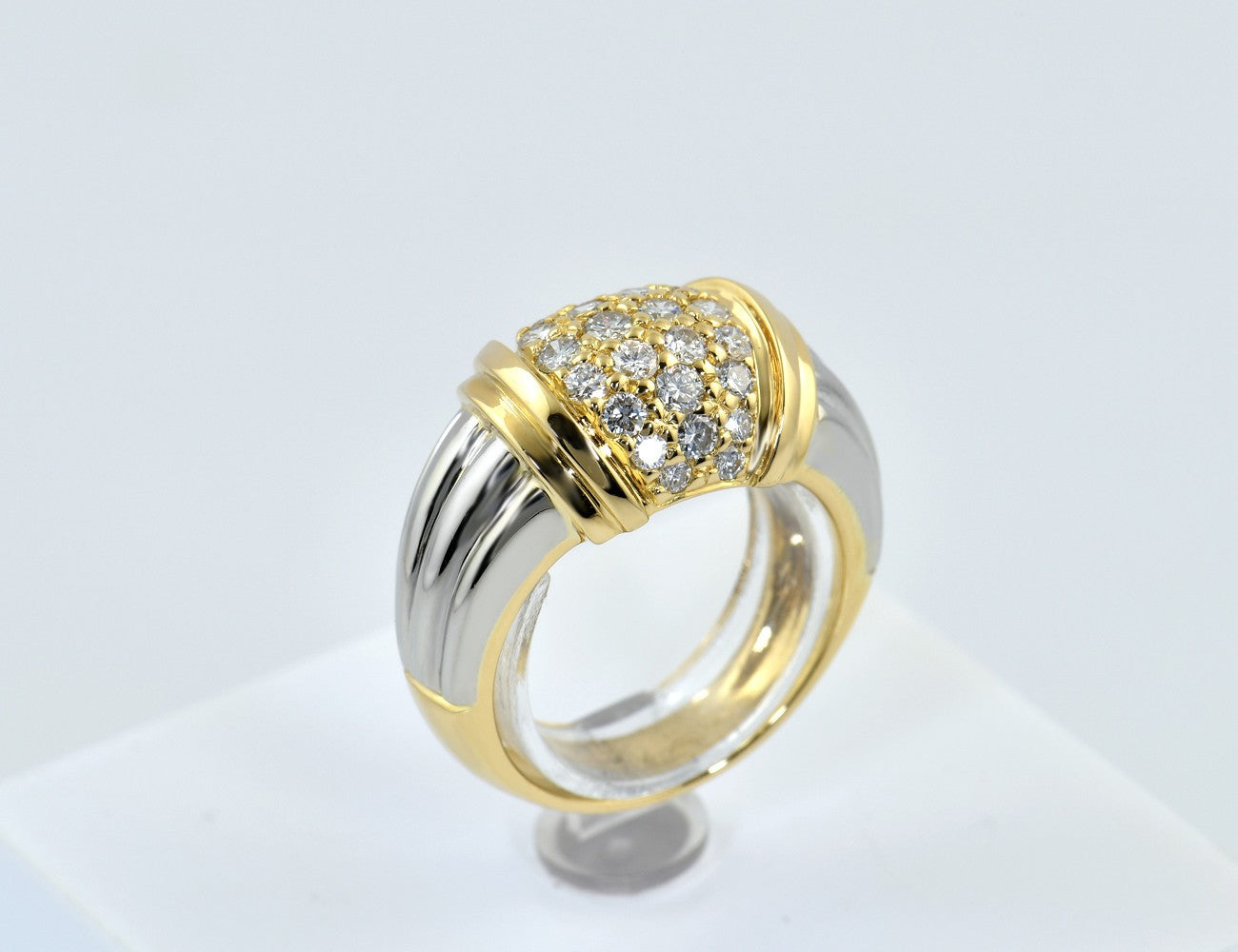 Diamant Ring 750/000 18 K Gelbgold 30 Brillanten zus. 0,80 ct