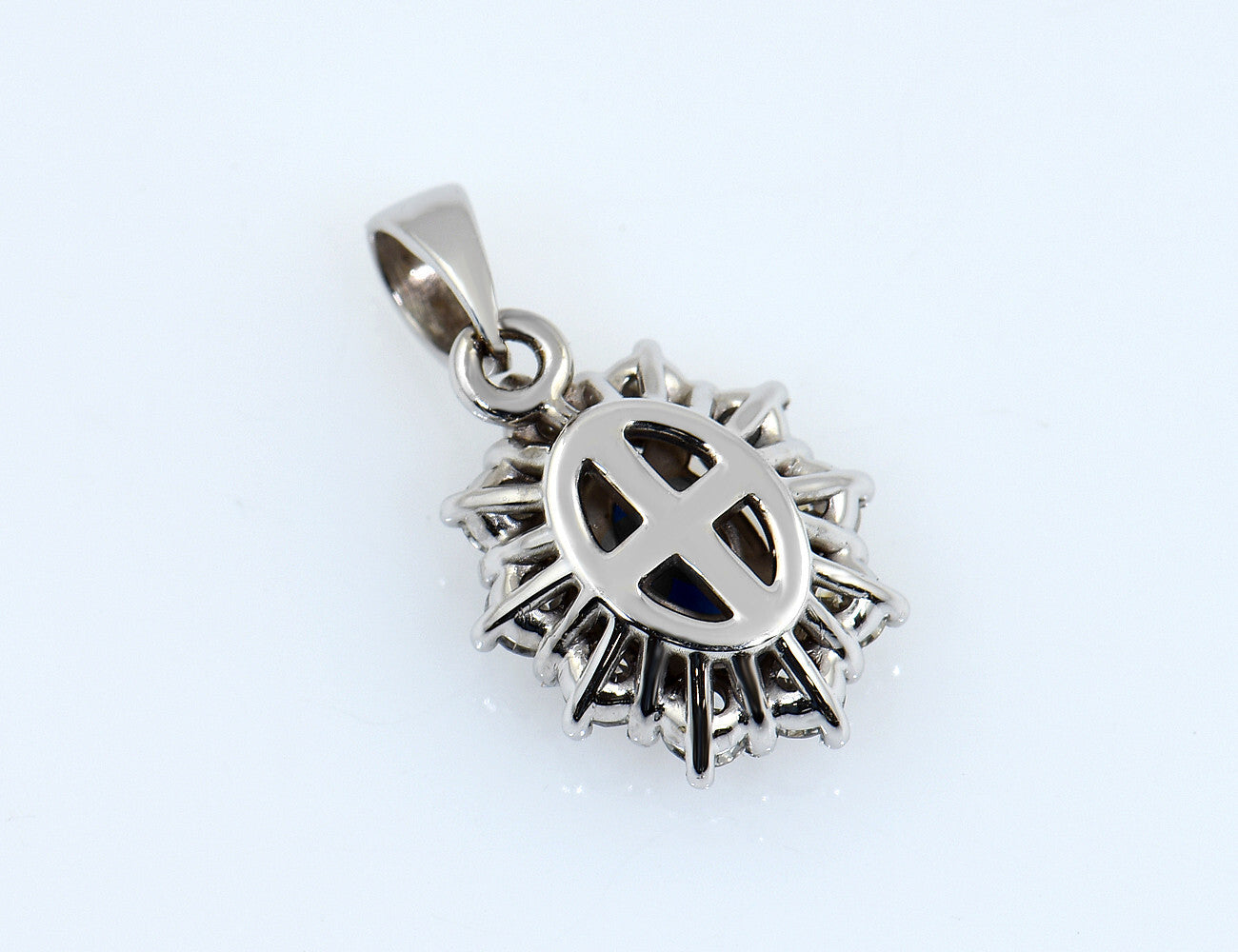 Anhänger Saphir 585/000 14 K Weißgold 10 Brillanten zus. 0,35 ct