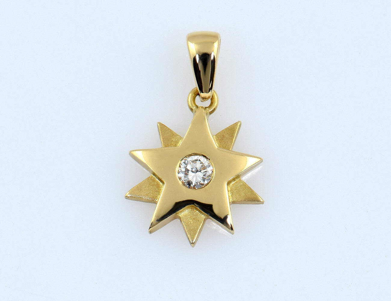 Anhänger "Elisabeth's Sterne"  750/000 18 K Gelbgold 1 Brillant 0,10 ct