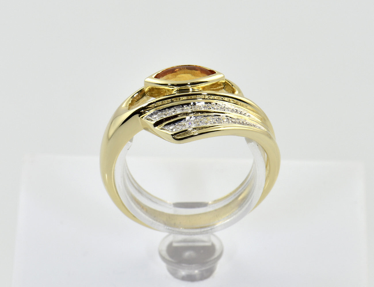 Ring Citrin 585/000 14 K Gelbgold 5 Diamanten zus. 0,05 ct