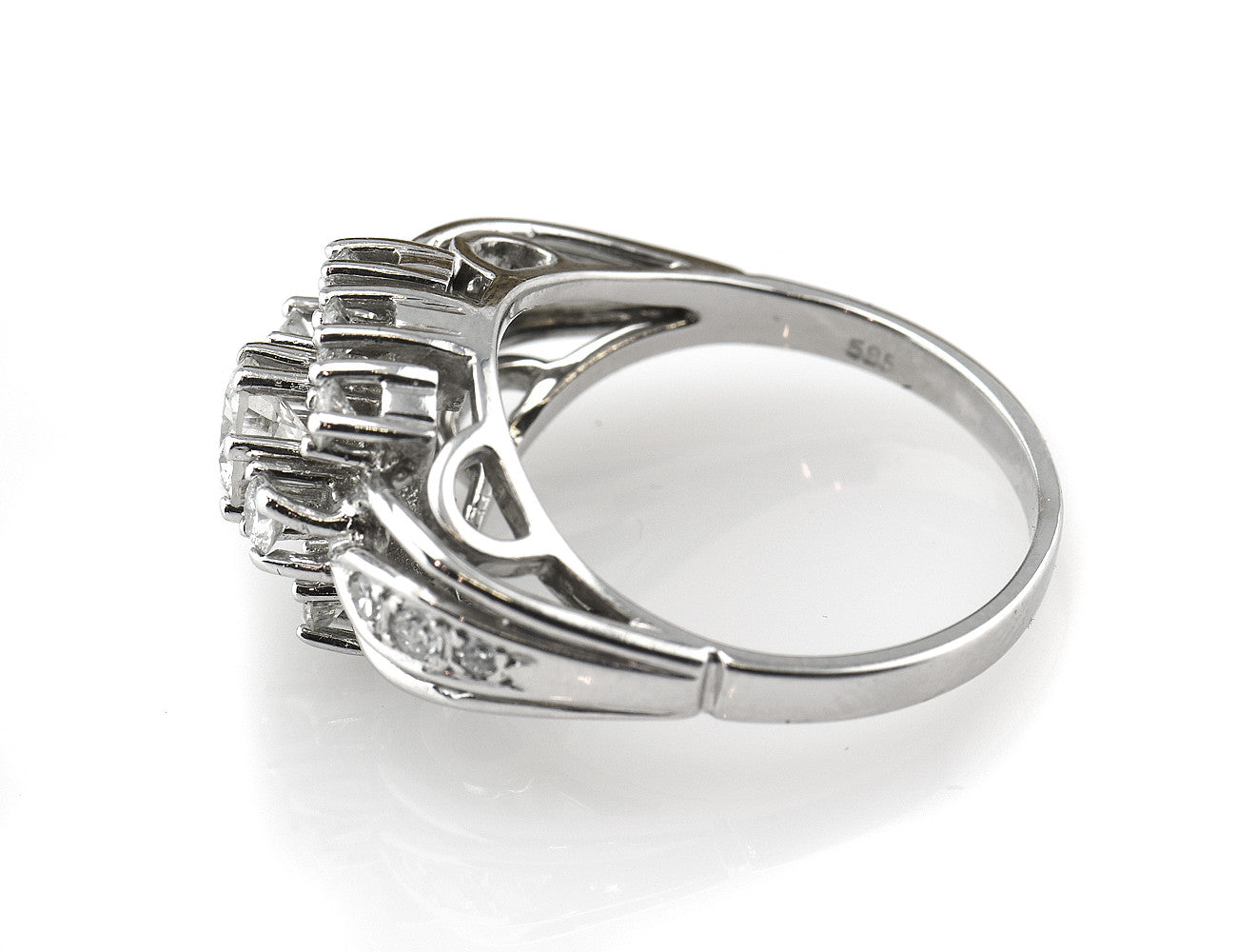 Diamond ring 585/000 14 K white gold 15 diamonds total 1.10 ct