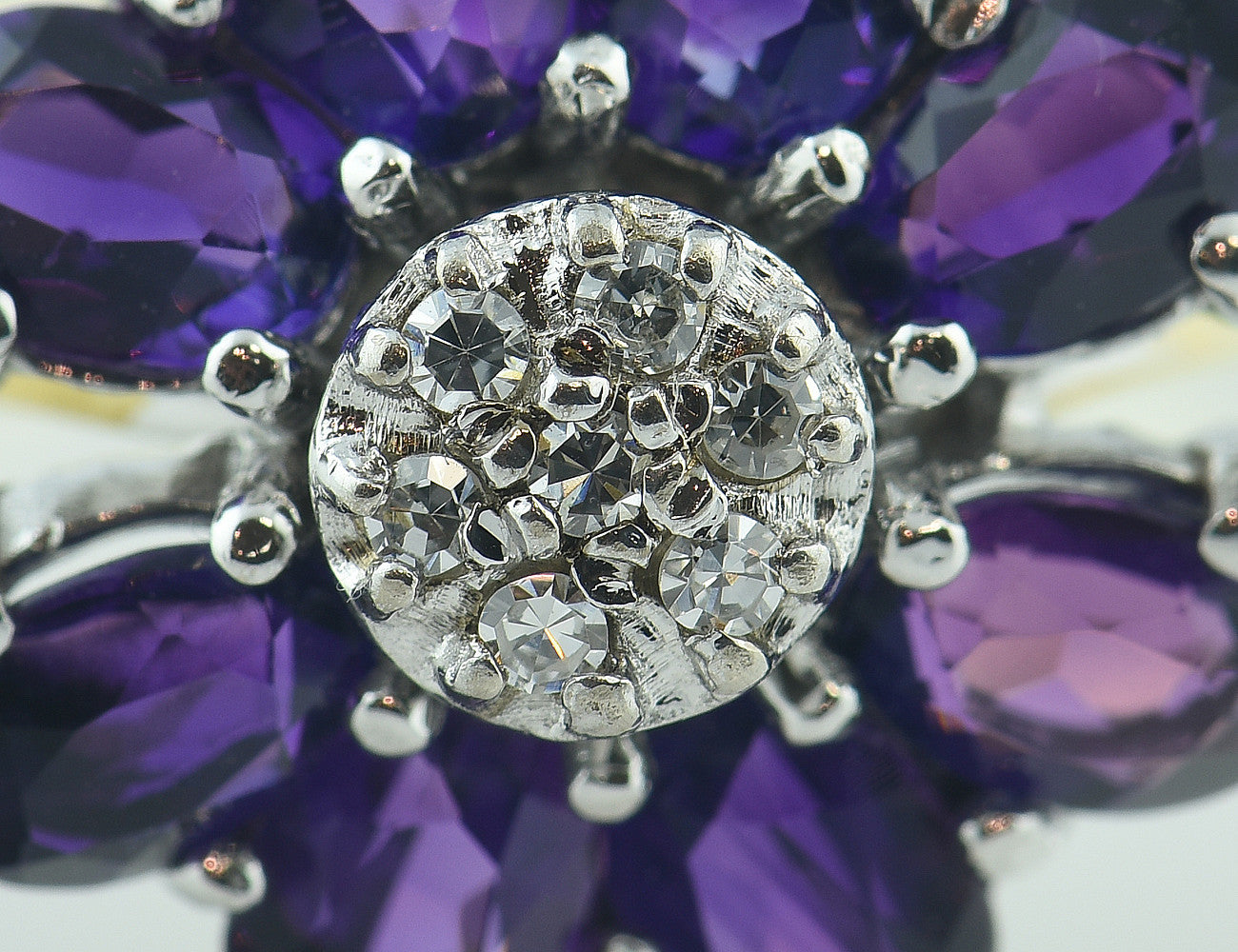 Amethyst Diamant Ring 585 14 K Gelbgold 7 Diamanten zus. 0,07 ct