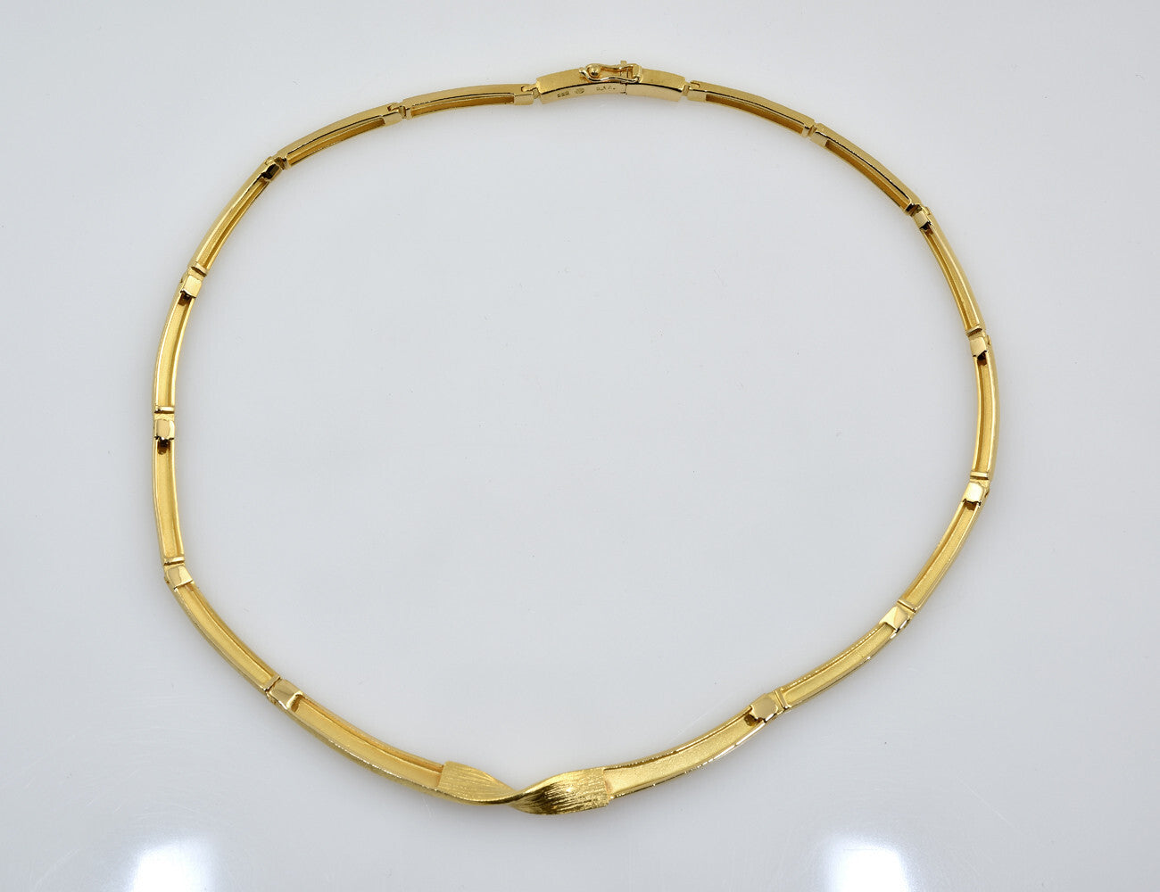 Collier Diamant 750/000 18 K Gelbgold, 4 Brillanten zus. 0,12 ct