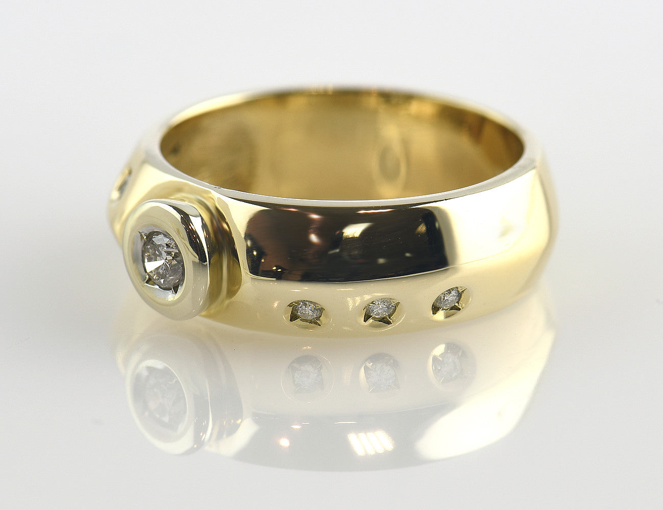 Diamant Solitär Ring 585 14 K Gelbgold 7 Brillanten zus. 0,19 ct