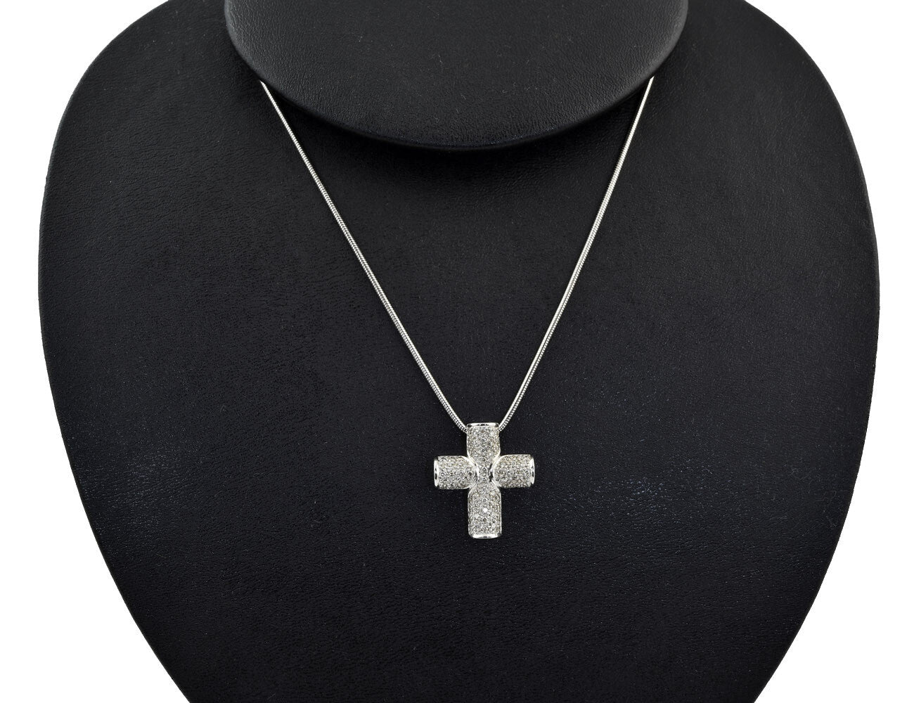 Diamant Kreuz mit Kette 585/000 14 K Weißgold, 71 Brillanten zus.  0,70 ct